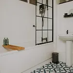 The Pheasant Spacious District Retreat Near Cartmel 그레인지오버샌즈
