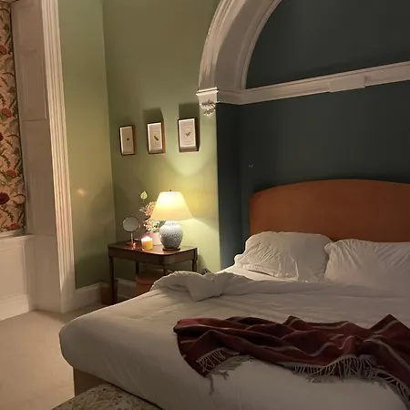 The Pheasant Spacious Georgian With Log Fire And Garden Views Grange-over-Sands