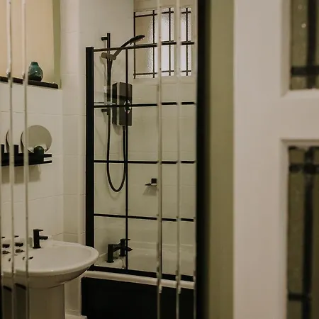 The Pheasant Spacious Georgian With Log Fire And Garden Views Grange-over-Sands