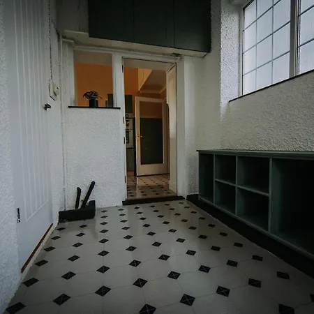 The Pheasant Spacious Georgian With Log Fire And Garden Views Grange-over-Sands