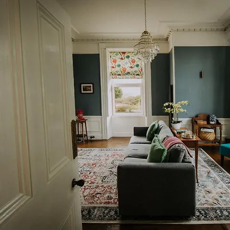 דירה The Pheasant Spacious Georgian With Log Fire And Garden Views Grange-over-Sands