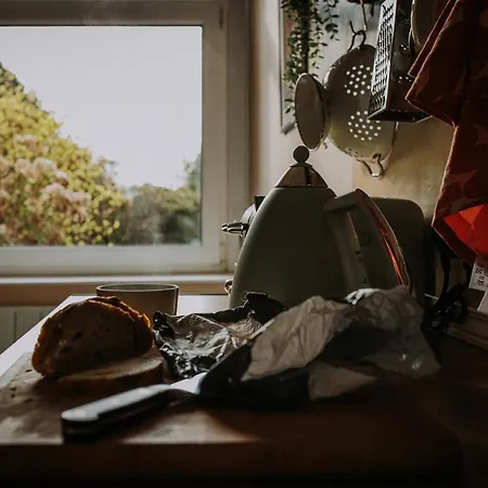 Appartement The Pheasant Spacious Georgian With Log Fire And Garden Views Grange-over-Sands