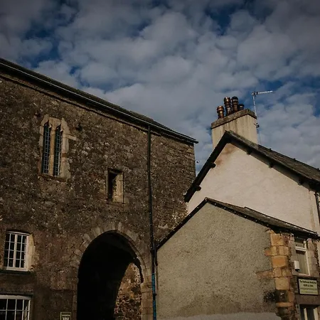 דירה The Pheasant Spacious Georgian With Log Fire And Garden Views Grange-over-Sands