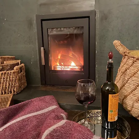 The Pheasant Spacious Georgian With Log Fire And Garden Views Grange-over-Sands